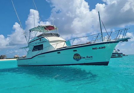 Private Trips | Charter Boat & Crew Full Day Klein Curacao